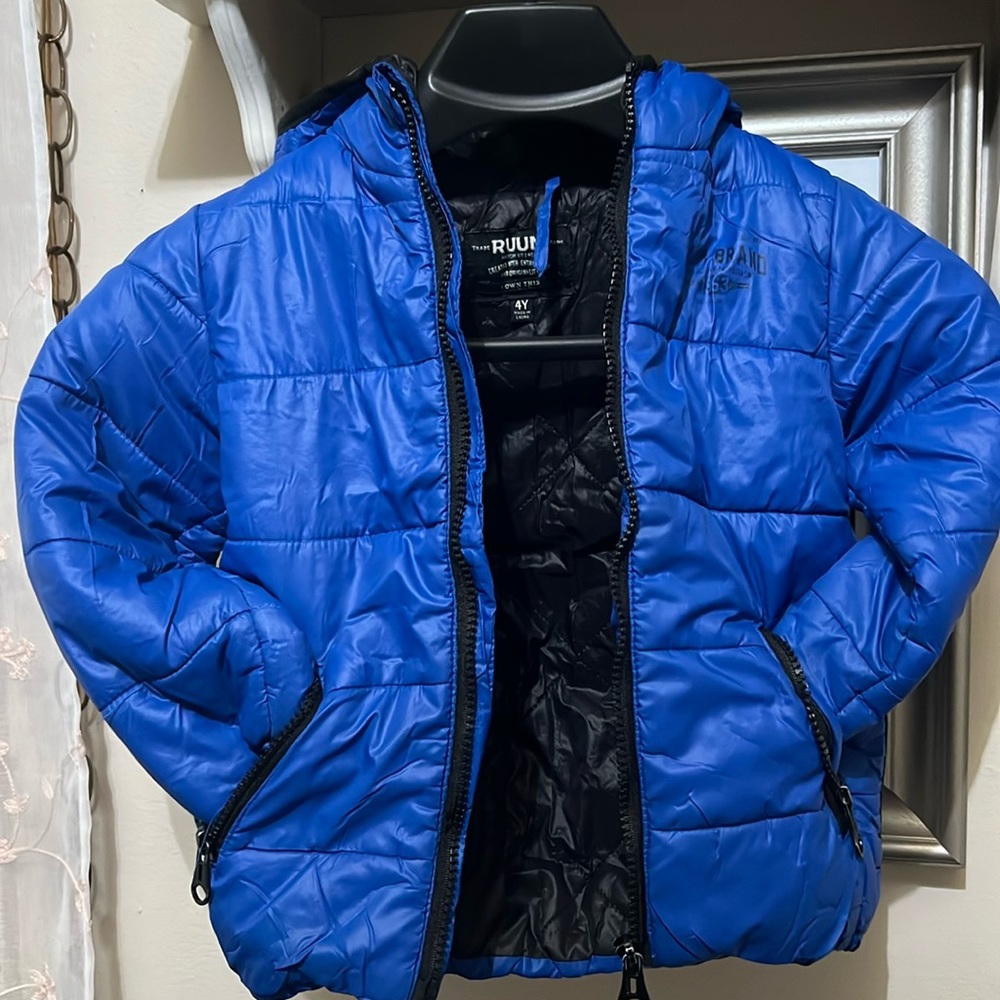 RUUM JACKET SIZE 4Y